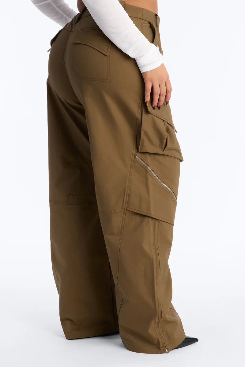 Don't Call Me Windbreaker Wide Leg Cargo Pant 33 - Military Green