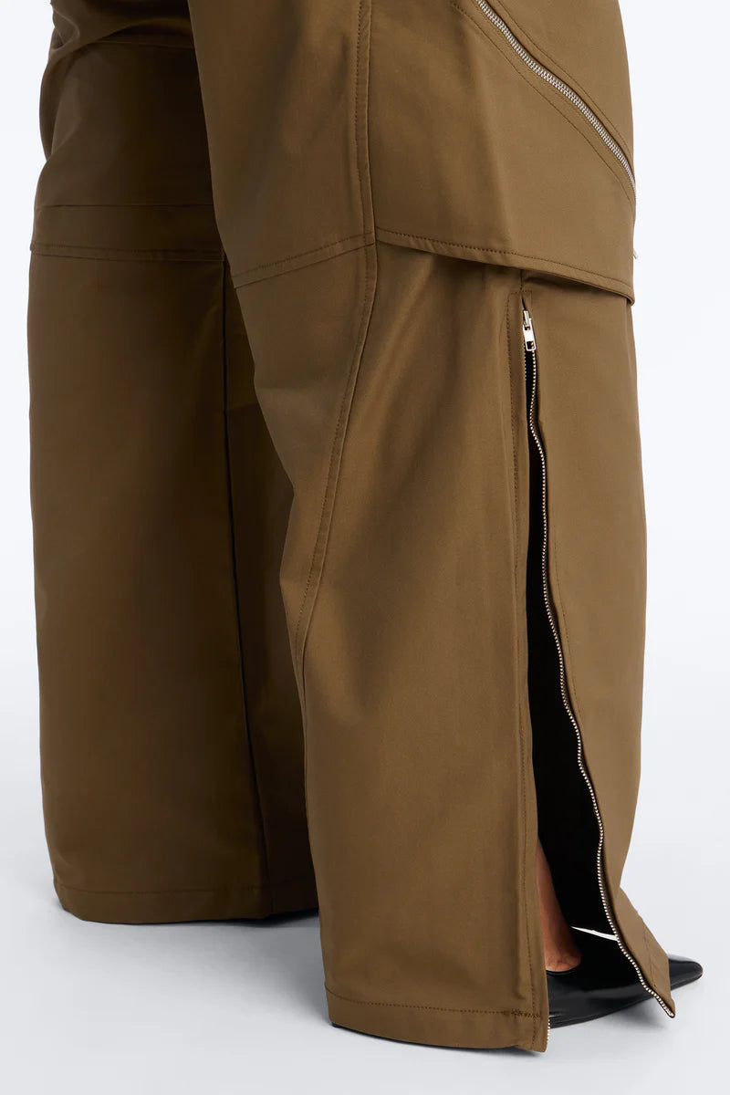 Don't Call Me Windbreaker Wide Leg Cargo Pant 33 - Military Green