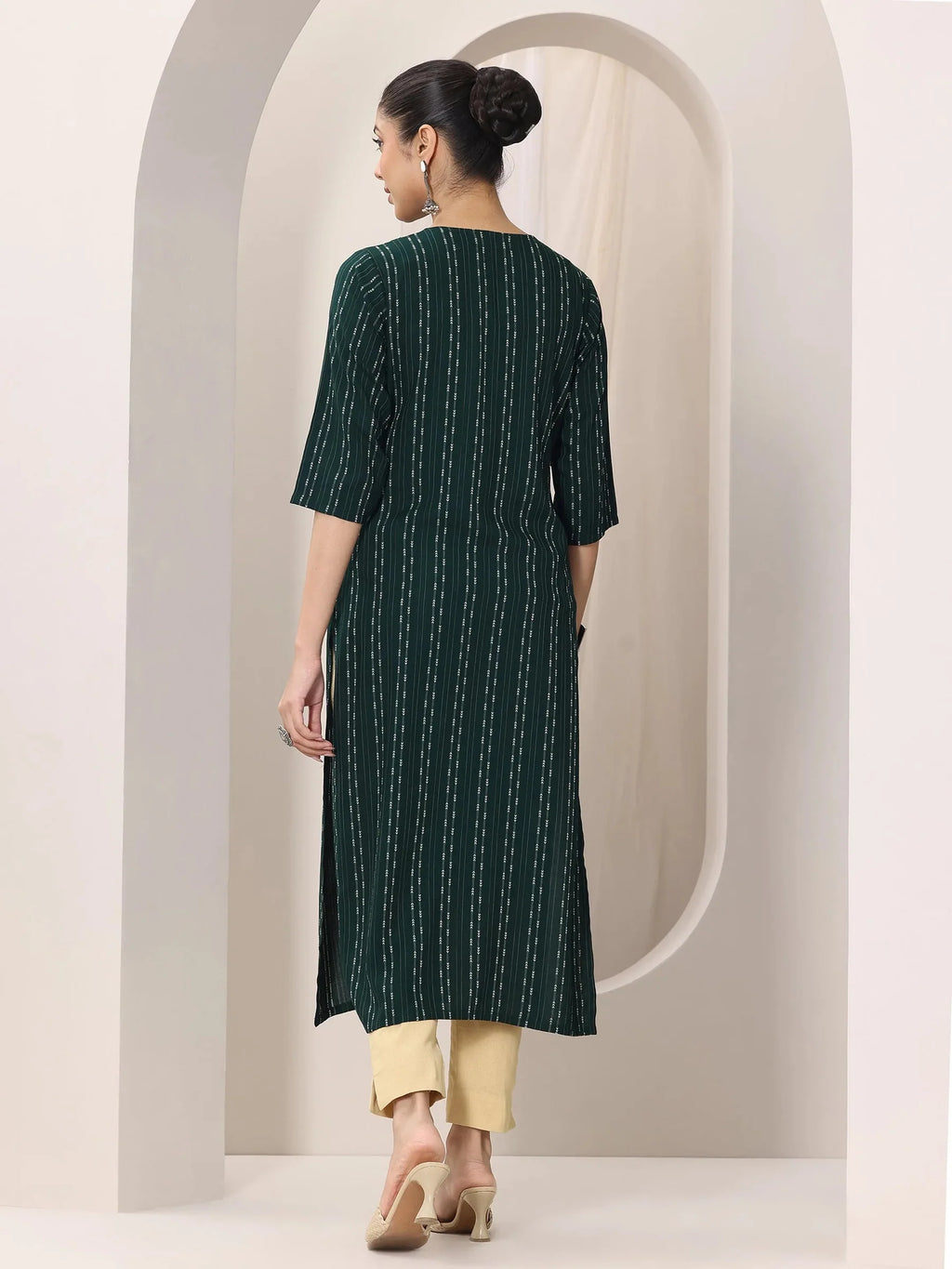 Green Woven Design Rayon Straight Kurta