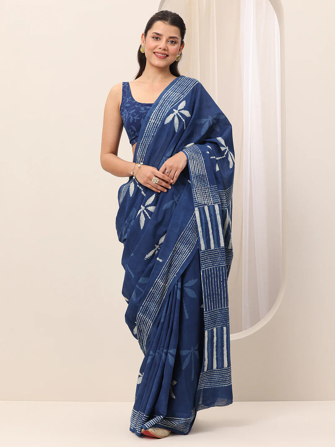 Indigo Printed Cotton Saree With Unstitched Blouse Piece