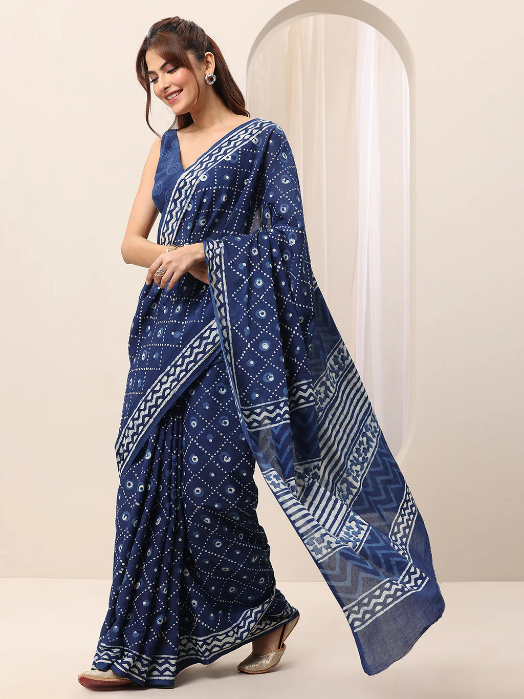 Indigo Printed Cotton Saree With Unstitched Blouse Piece